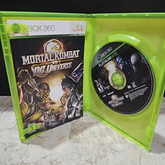 Mortal Kombat vs. DC Universe (Xbox 360, 2009) PLATINUM HITS - Complete - Picture 3 of 5